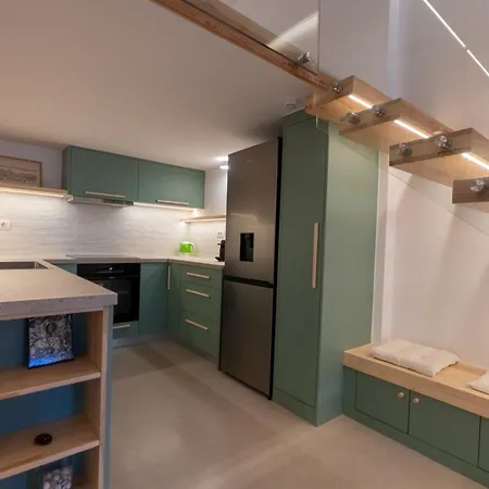 Mezzanine - Designer Loft Near Corfu Town شقة *