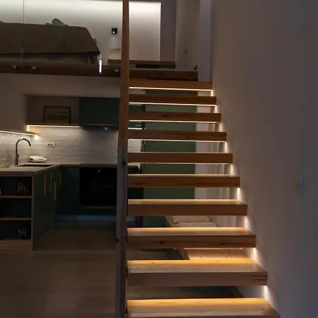 Mezzanine - Designer Loft Near Corfu Town شقة